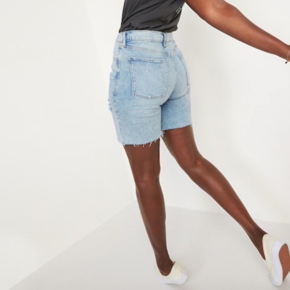 New Old Navy Extra High-Waisted Button-Fly Sky-Hi
Straight Cut-Off Jean Short 10 - Picture 3 of 11